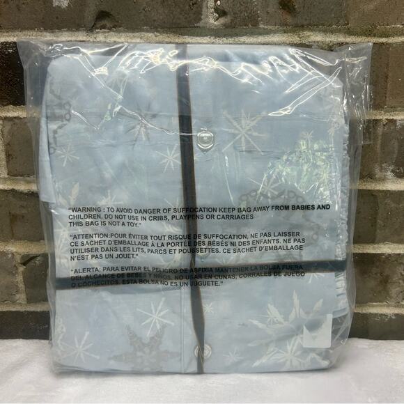 Pottery Barn Harry Potter Snowflakes Metallic Pajama Set Button Shirt NWT Small - Picture 3 of 6